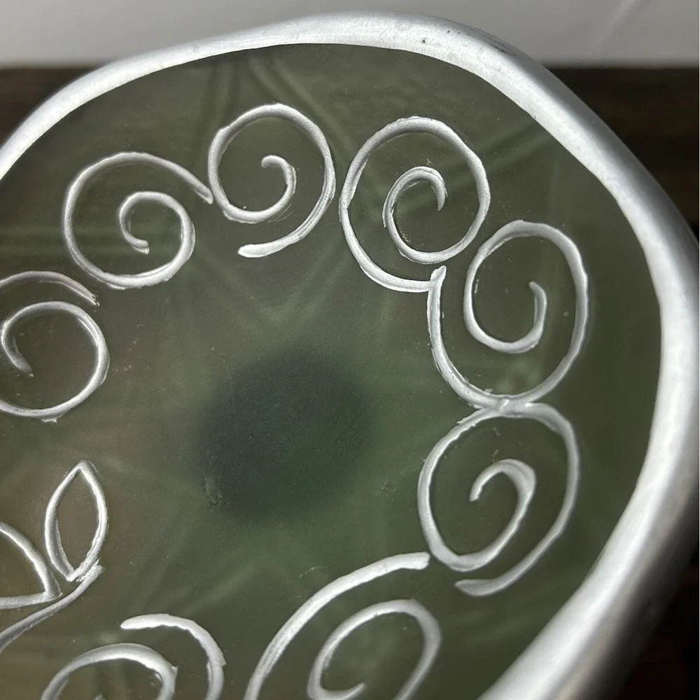 Wamsutta Monique Frosted Green Glass Pedestal Soap Dish Scroll Leaf